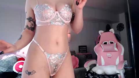 Snapshot of lucyyluvss chatting on 02/12/25, 11:09 Lucy online show from 02/12/25, 11:09