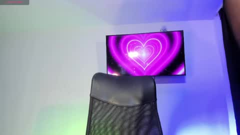 Snapshot of luffy_2915 chatting on 04/16/26, 08:04 FENTY online show from 04/16/26, 08:04