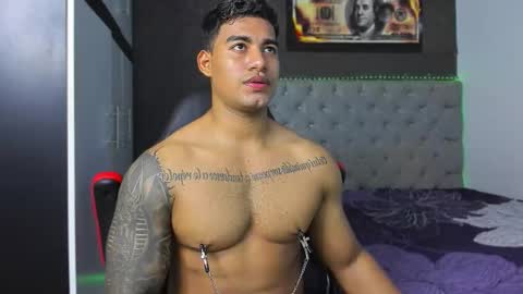 Luigi Independent model online show from 11/11/25, 02:44