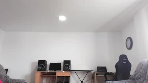 Snapshot of luigielporno chatting on 11/09/25, 02:15 Luigi online show from 11/09/25, 02:15