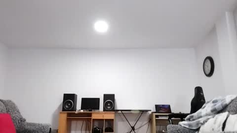 Snapshot of luigielporno chatting on 11/28/25, 09:28 Luigi online show from 11/28/25, 09:28