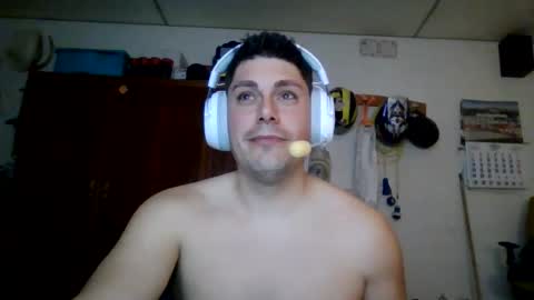 A slave to the mistress.. un esclavo para las amas dominantes. online show from 03/13/26, 08:04