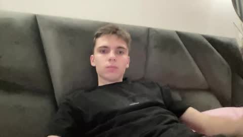 Snapshot of luis_7777 chatting on 12/02/25, 09:54 Luis online show from 12/02/25, 09:54