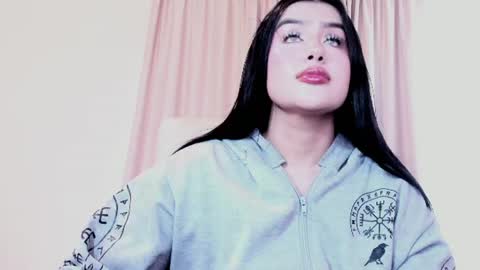 Snapshot of luisaa_diaz_ chatting on 06/22/26, 07:33 Luisa Diaz online show from 06/22/26, 07:33