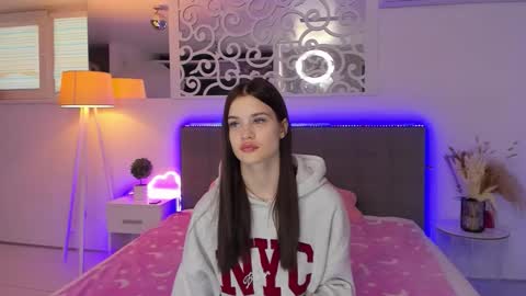 LuisaClover online show from 01/11/26, 01:05
