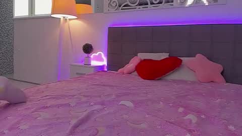 LuisaClover online show from 04/15/26, 06:20