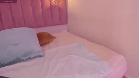 L U I S A online show from 12/19/24, 08:02