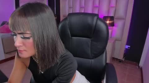 Luisa  online show from 02/01/26, 08:40