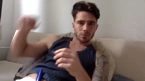 Snapshot of luisbadx chatting on 02/23/25, 11:11 Luis Badx online show from 02/23/25, 11:11