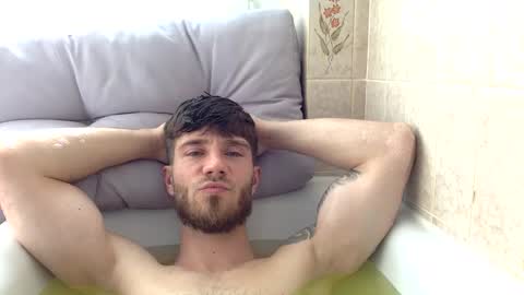 Snapshot of luisbadx chatting on 04/04/26, 10:24 Luis Badx online show from 04/04/26, 10:24