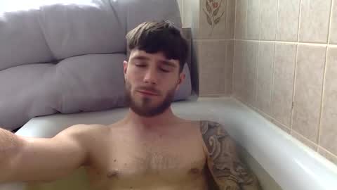 Snapshot of luisbadx chatting on 04/12/26, 10:53 Luis Badx online show from 04/12/26, 10:53