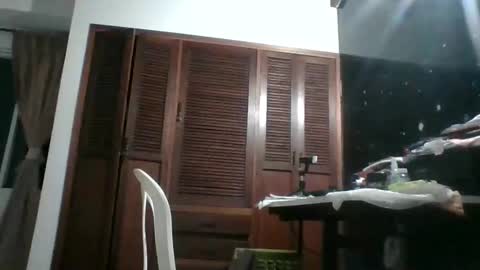 Snapshot of luisfer86 chatting on 12/19/25, 03:13 luisfer86 online show from 12/19/25, 03:13