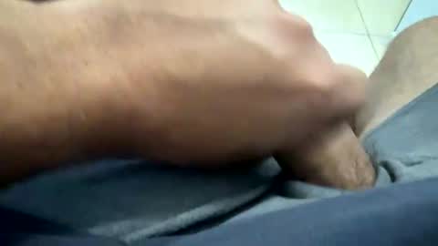 Snapshot of luiso29 chatting on 11/19/25, 11:43 luiso29 online show from 11/19/25, 11:43