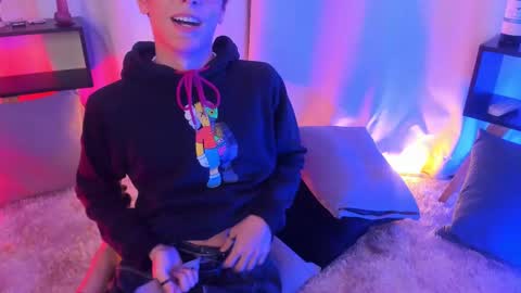 Snapshot of luixdust1 chatting on 09/23/25, 05:21 luixdust1 online show from 09/23/25, 05:21