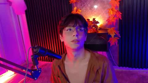 Snapshot of luixdust1 chatting on 10/02/25, 04:30 luixdust1 online show from 10/02/25, 04:30