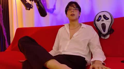 Snapshot of luixdust1 chatting on 10/24/25, 06:21 luixdust1 online show from 10/24/25, 06:21