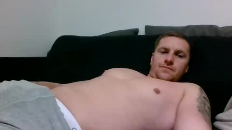 Snapshot of luke5t chatting on 12/16/25, 06:02 luke5t online show from 12/16/25, 06:02