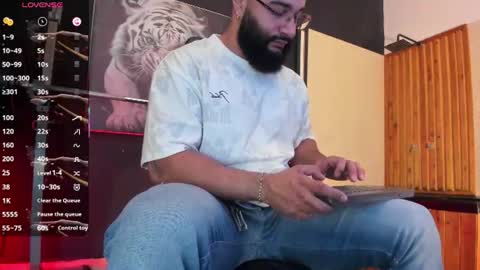 Snapshot of luke__09 chatting on 06/22/26, 11:51 LUKE online show from 06/22/26, 11:51