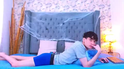 luke_carter online show from 10/23/25, 01:21