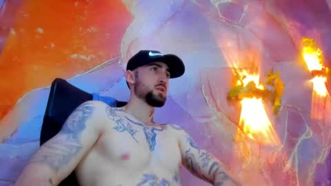 LUKE online show from 02/03/25, 01:08