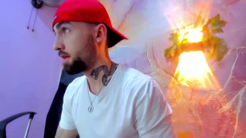 LUKE online show from 02/10/25, 01:01