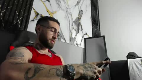 LUKE online show from 09/11/25, 01:22