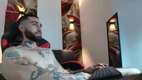 LUKE online show from 10/01/25, 01:28