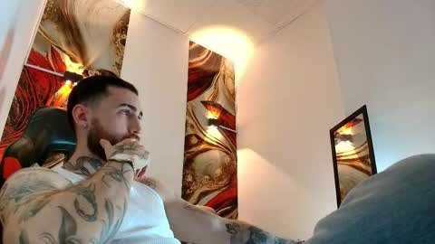 LUKE online show from 04/15/26, 01:07