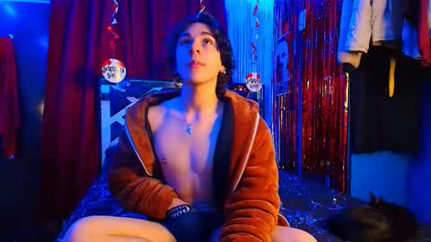 Snapshot of luke_howland chatting on 02/19/25, 09:25 Luke online show from 02/19/25, 09:25