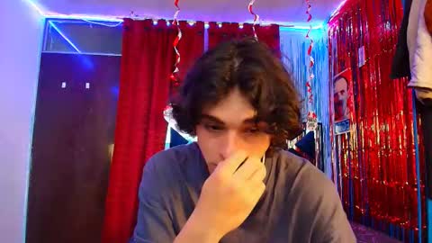 Snapshot of luke_howland chatting on 02/21/25, 03:01 Luke online show from 02/21/25, 03:01