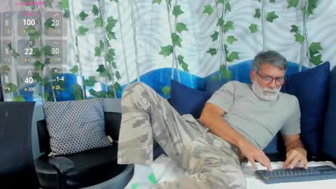 Snapshot of lukecrews chatting on 02/09/25, 06:58 Luke Crews online show from 02/09/25, 06:58