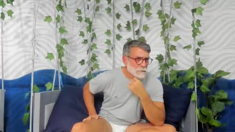 Luke Crews online show from 02/10/25, 07:17