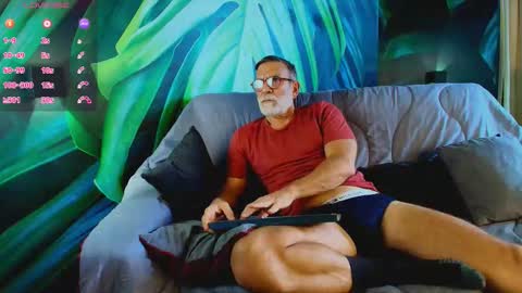 Snapshot of lukecrews chatting on 09/16/25, 07:15 Luke Crews online show from 09/16/25, 07:15