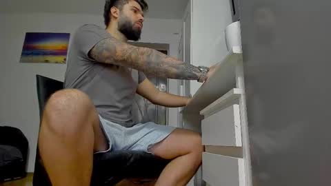 Snapshot of lukedenver chatting on 10/21/25, 11:00 Luke online show from 10/21/25, 11:00