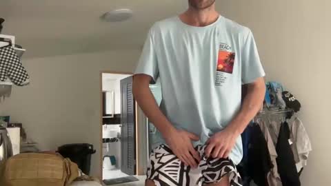 Snapshot of lukegunn22 chatting on 12/19/24, 02:23 MR. Luke Gunn online show from 12/19/24, 02:23