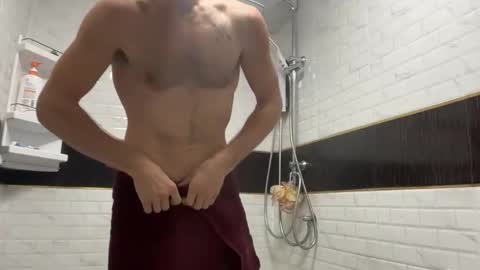 Snapshot of lukegunn22 chatting on 01/04/25, 11:06 MR. Luke Gunn online show from 01/04/25, 11:06