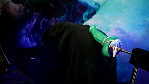 Snapshot of lukewildone chatting on 10/13/25, 03:28 lukewildone online show from 10/13/25, 03:28