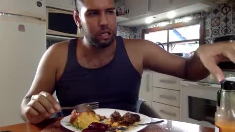 Snapshot of luksmen1 chatting on 02/18/25, 07:52 lucifer online show from 02/18/25, 07:52