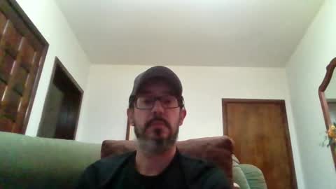 Snapshot of lukz88bigcock chatting on 06/26/26, 11:31 Luke online show from 06/26/26, 11:31