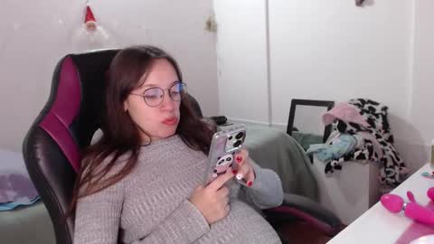 Vicky online show from 12/30/24, 03:36