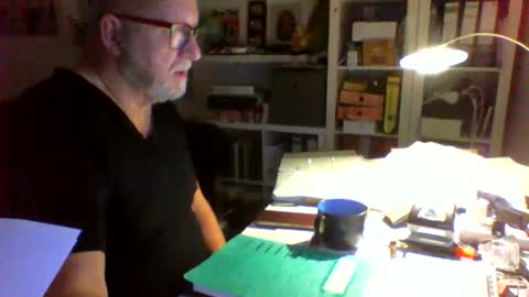 Snapshot of luley58 chatting on 12/17/25, 06:30 luley58 online show from 12/17/25, 06:30