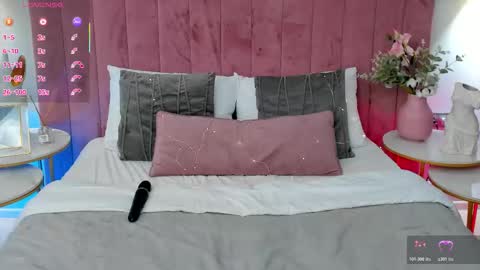 Cherie online show from 11/05/25, 01:22