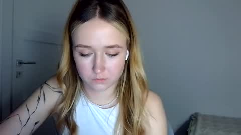 Lulu Baby18 online show from 04/22/26, 08:21