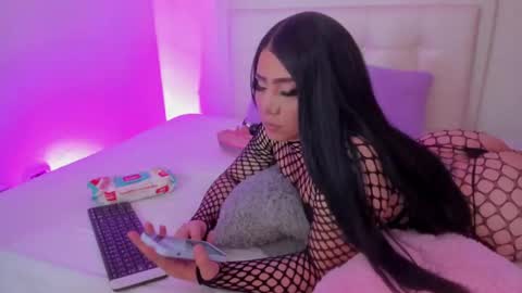 Snapshot of lulu_exotic chatting on 01/27/25, 12:48 BRENDA TATIANA online show from 01/27/25, 12:48