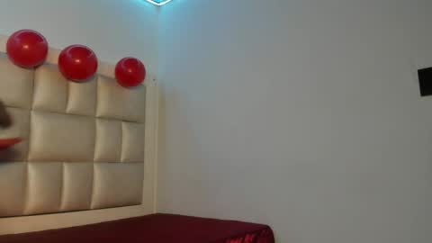 Snapshot of lulu_js_ chatting on 05/15/26, 11:50 elizabeth online show from 05/15/26, 11:50