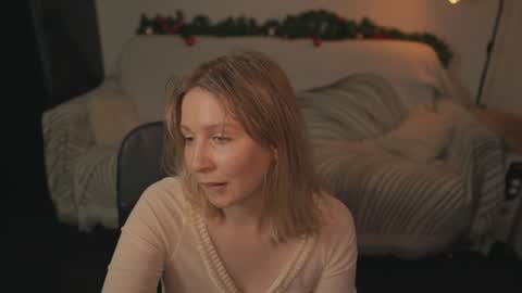 Snapshot of lulu_lovett chatting on 01/09/25, 01:02 lulu_lovett online show from 01/09/25, 01:02