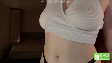 Snapshot of lulu_moons chatting on 06/15/26, 05:04 Lulu online show from 06/15/26, 05:04