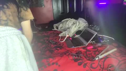 Lulu online show from 02/17/25, 04:48