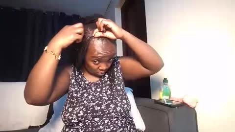 lulu_sparks1 online show from 12/23/25, 03:37