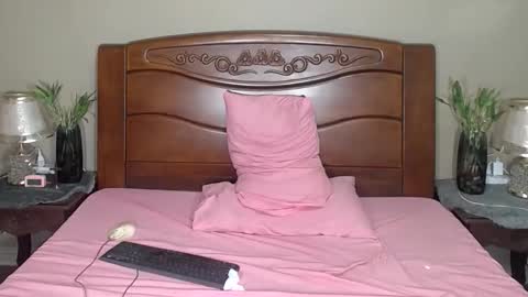 lulu_wild online show from 10/26/25, 12:22